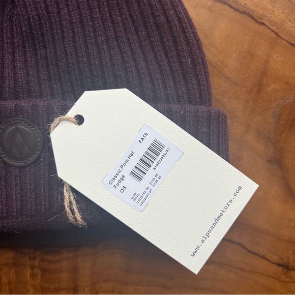 Alps and Meters Cashmere Classic Pom Hat - Picture 3 of 3